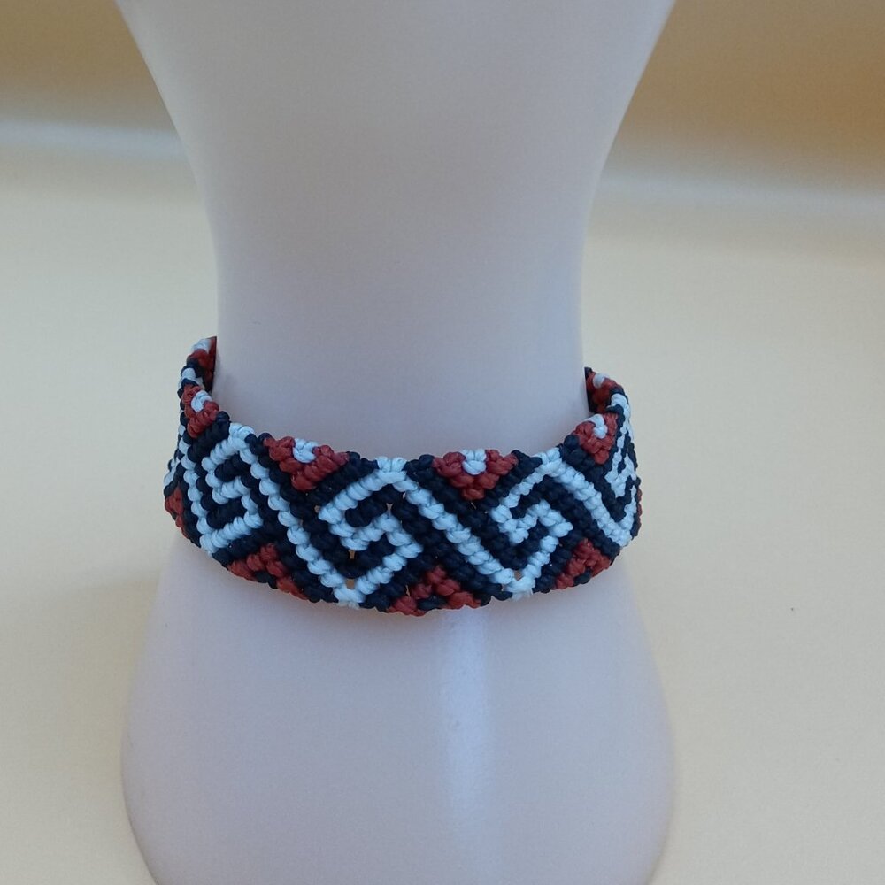 Multicolor Handwoven Macrame Thread Bracelet Design Patterns - Picture 3 of 10
